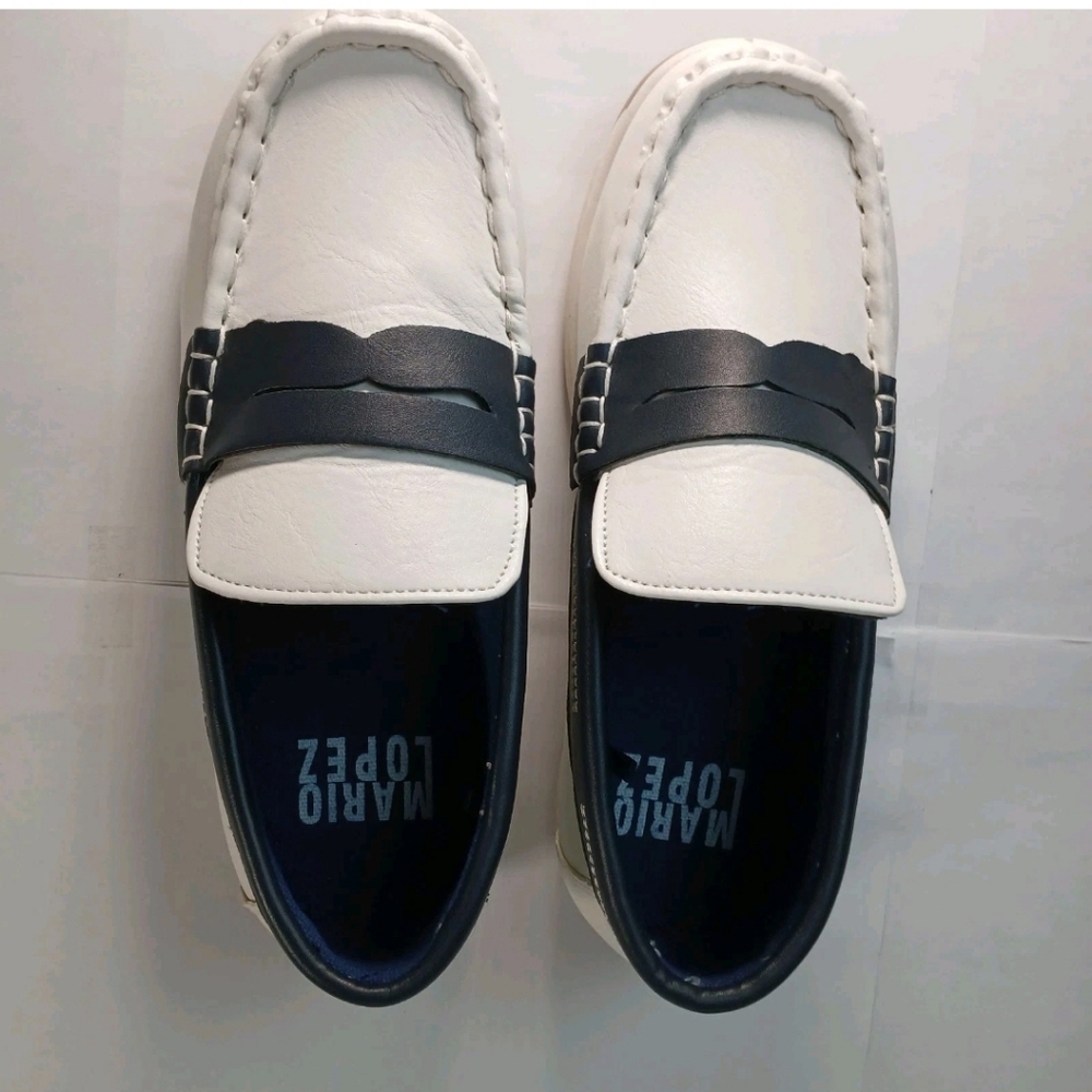 Mario Lopez White Loafers sz 4 White & Blue Faux leather New
